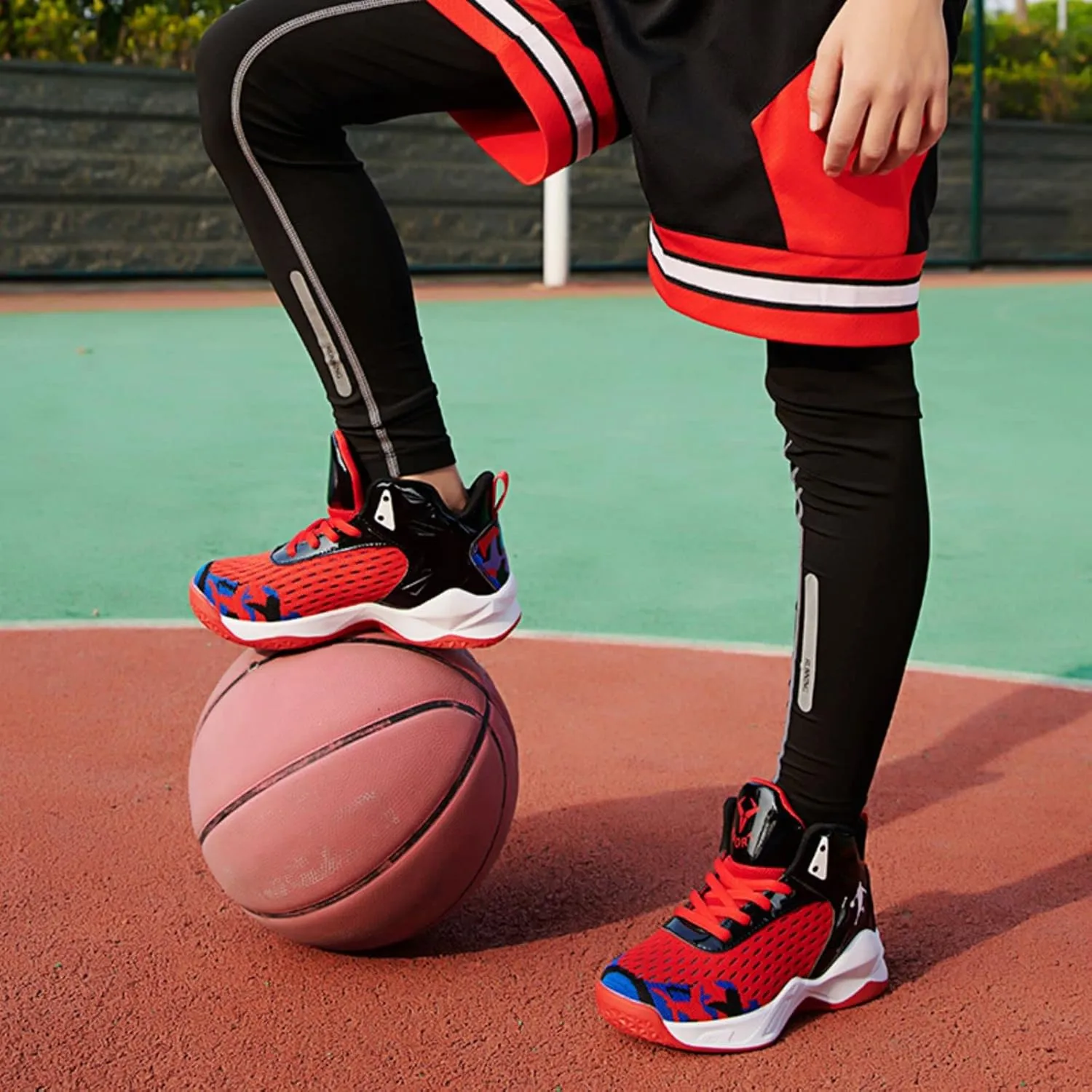 Anti Slip and wear-Resistant Sports Children's Basketball Shoes