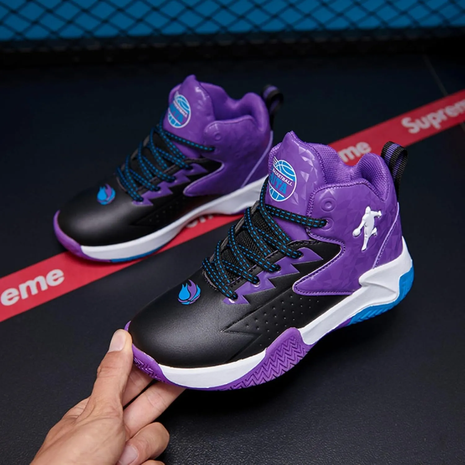 Anti Slip and wear-Resistant Sports Children's Basketball Shoes