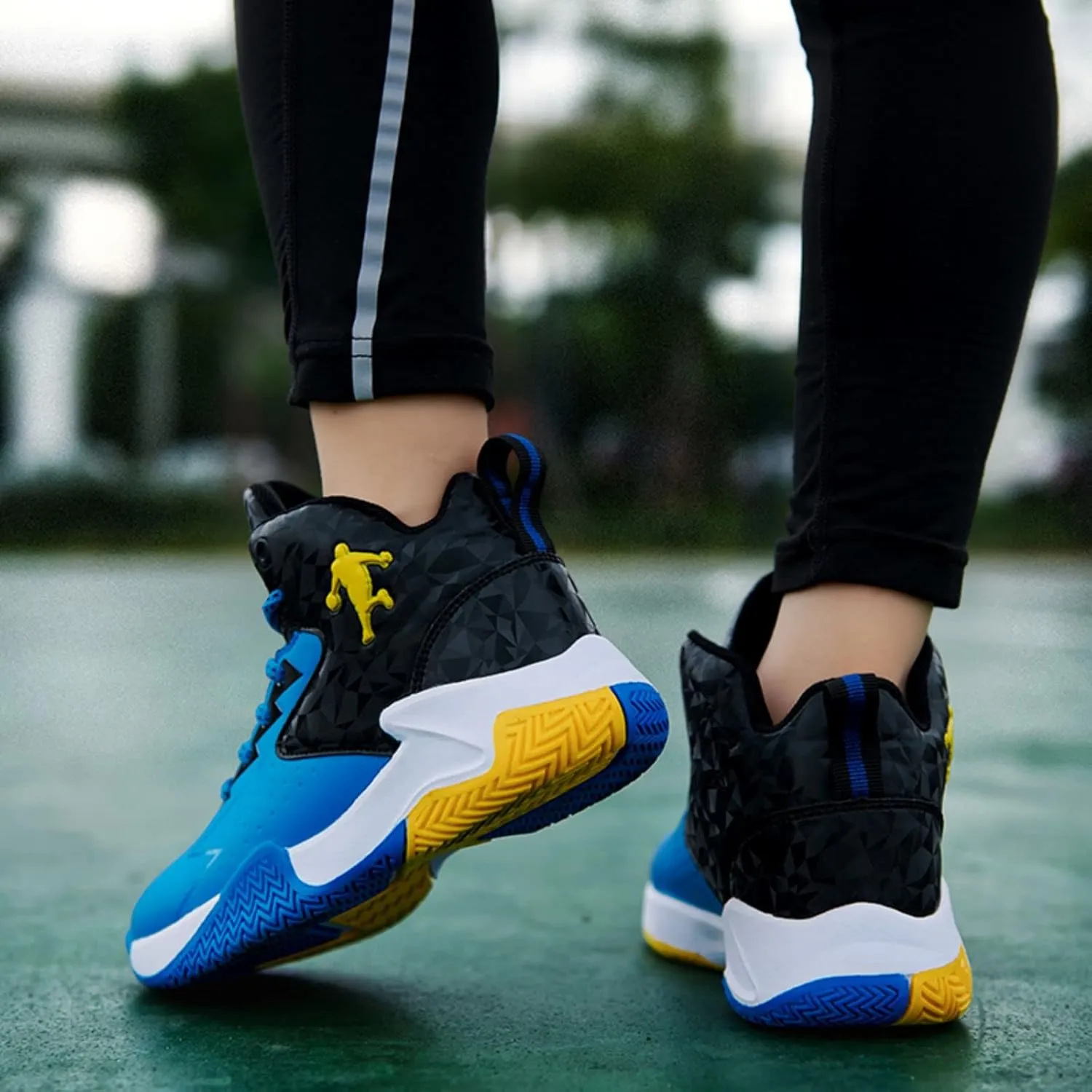 Anti Slip and wear-Resistant Sports Children's Basketball Shoes