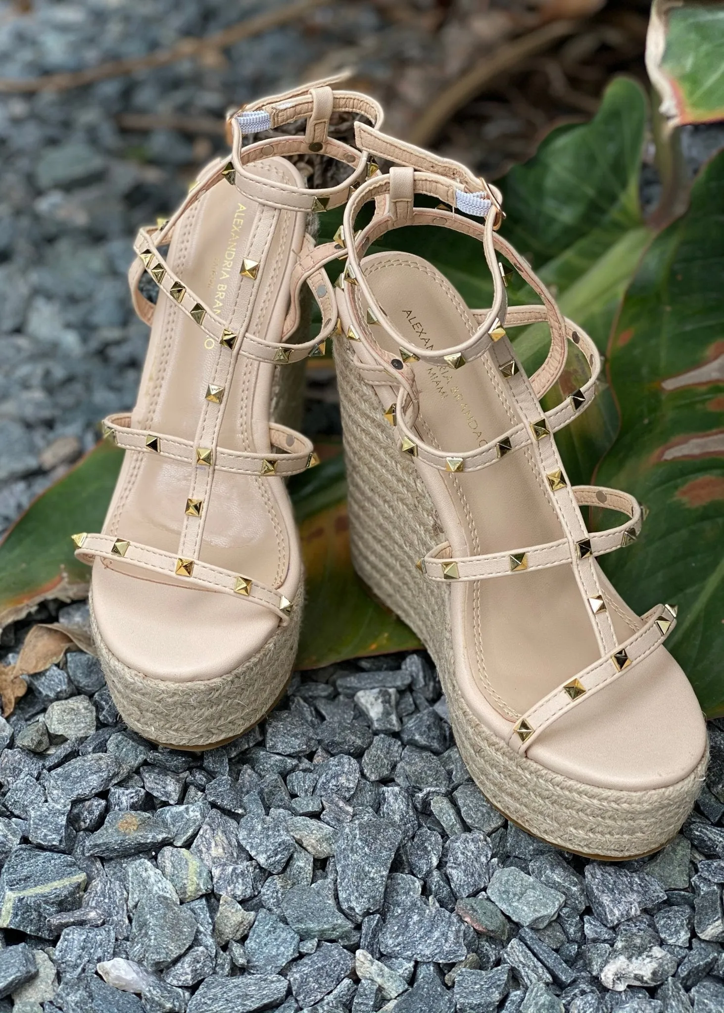 Astrid Nude Wedge with gold studs