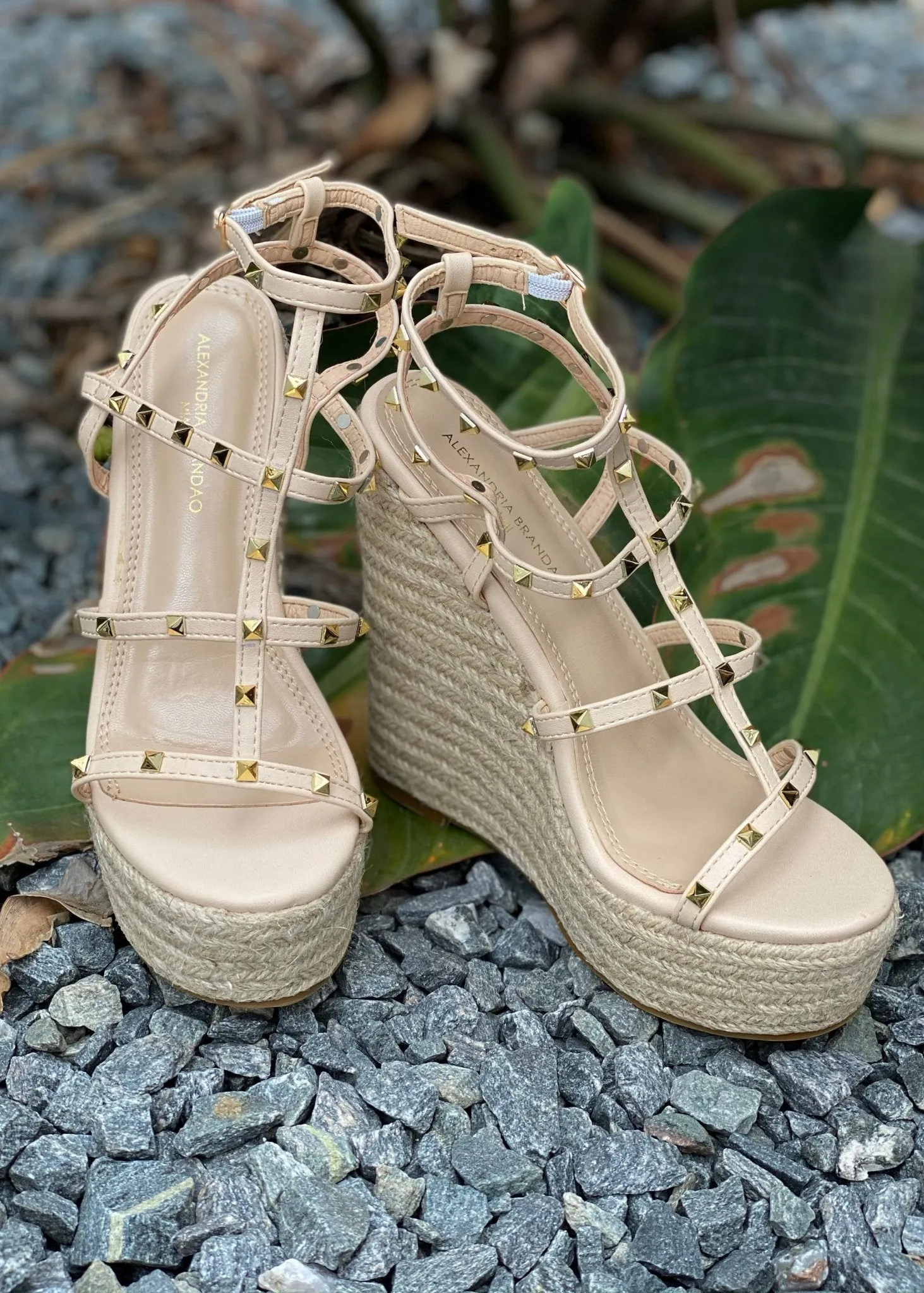 Astrid Nude Wedge with gold studs