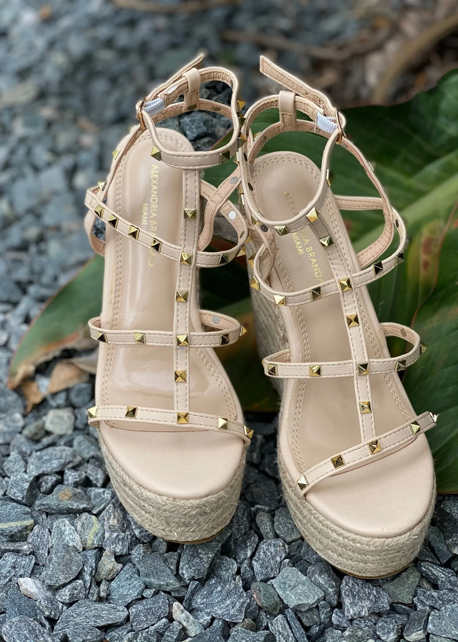 Astrid Nude Wedge with gold studs