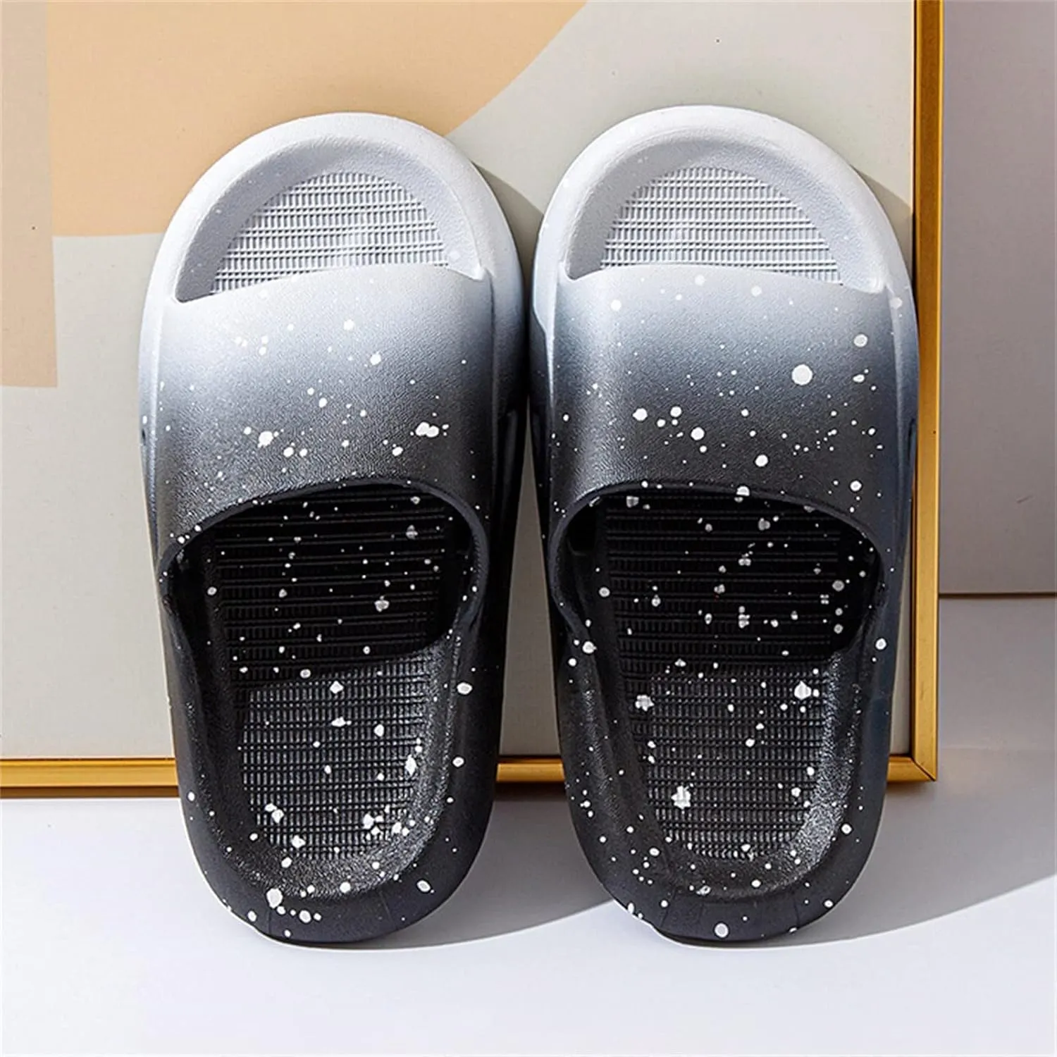 Cloud Slides for Kids Shower Slippers Gradient Bathroom Sandals Boys Girls Comfy Sole Slippers Summer Non-Slip Beach Shoes