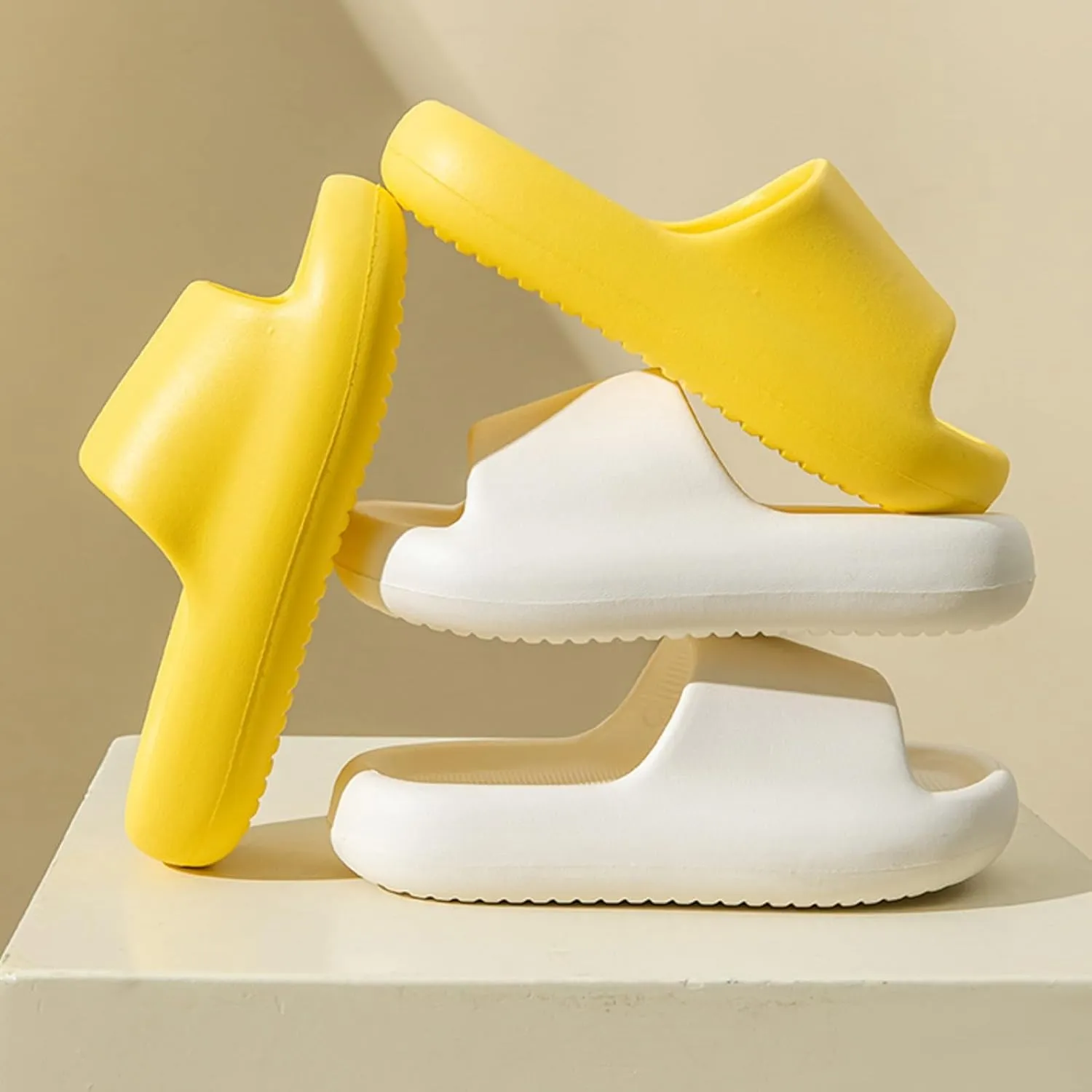 Kids Cloud Slides Boys Girls Flip Flops Slip On Beach Sandals Youth Pool Shower Shoes EVA Summer Slippers Non-Slip Open Toe Pillow Slippers Sandals Quick Drying Summer Beach Pool Shoes