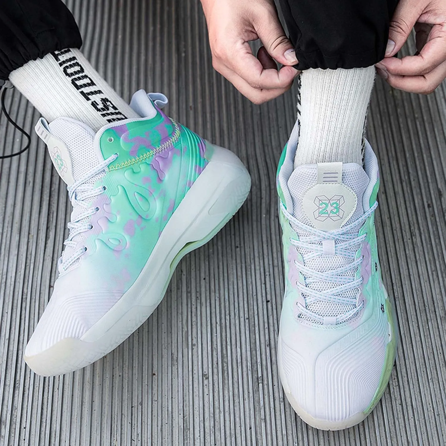 Mens and Womens Mid Top Lace Up Basketball Sneakers Comfortable and Breathable Running Shoes Anti Slip and Wear Resistant Walking Shoes Couple Park Walking Shoes Fitness Training Shoes