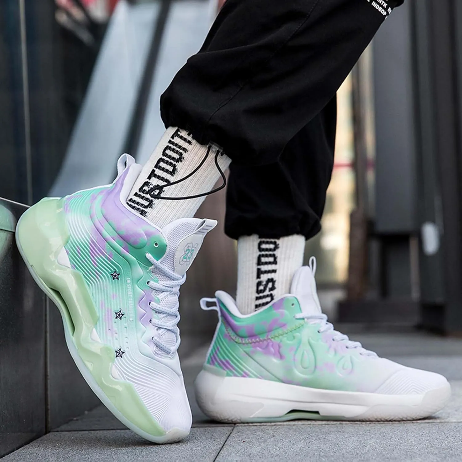 Mens and Womens Mid Top Lace Up Basketball Sneakers Comfortable and Breathable Running Shoes Anti Slip and Wear Resistant Walking Shoes Couple Park Walking Shoes Fitness Training Shoes