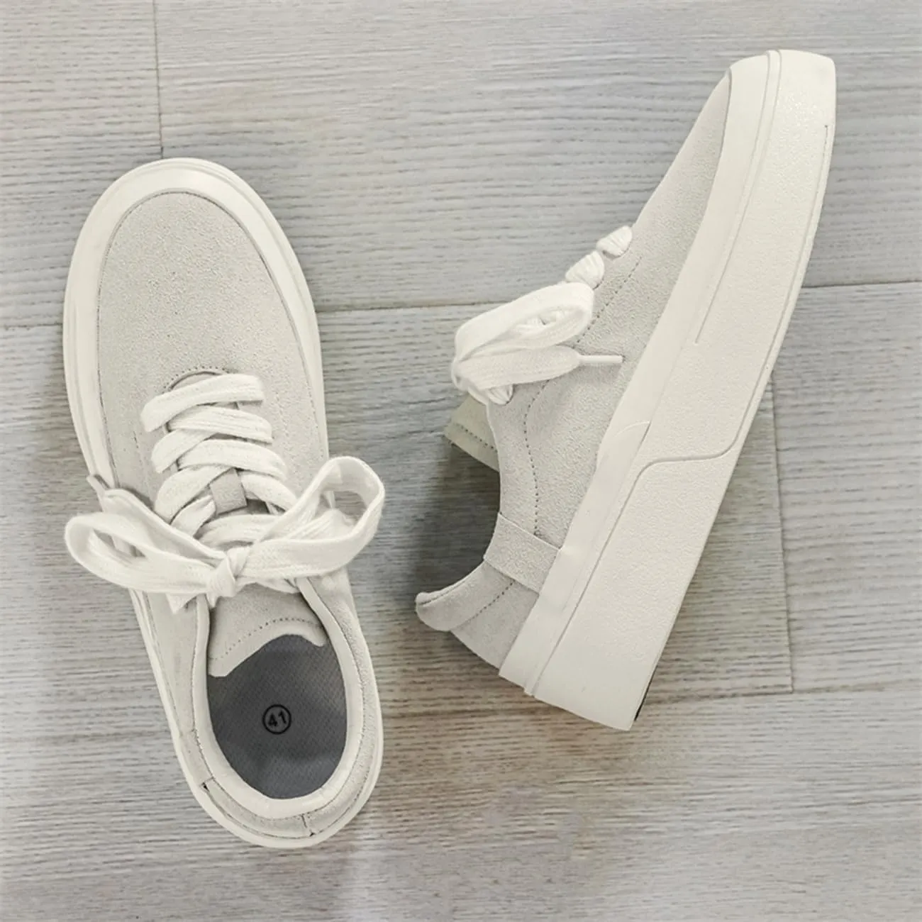 Men's Casual Lace-Up Sneakers Comfortable Chunky Low Top Walking Shoes Retro Skate Shoes