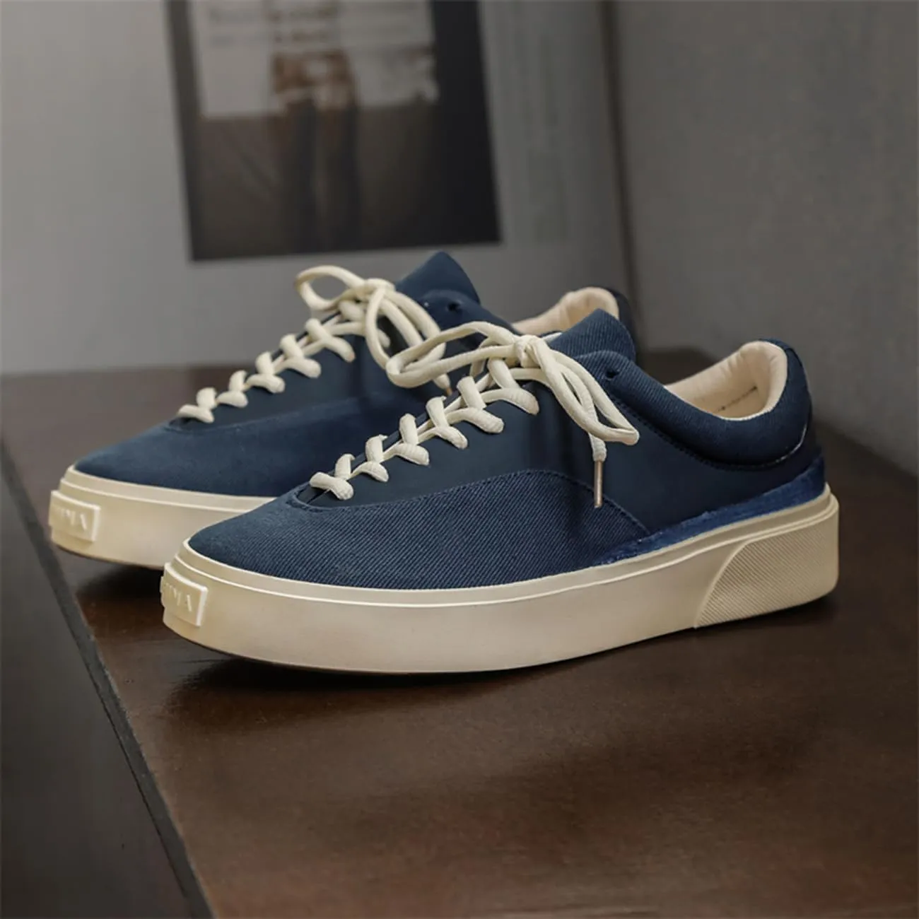 Men's Casual Lace-Up Sneakers Comfortable Chunky Low Top Walking Shoes Retro Skate Shoes