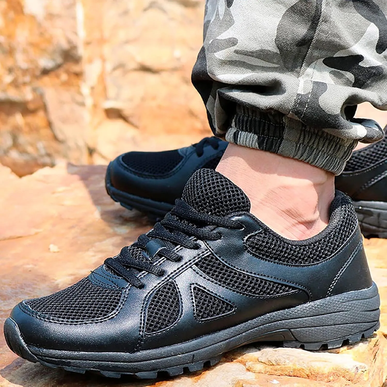 Men's Ultralight Low Top Training Shoes, Lightweight Waterproof Breathable Military and Tactical Boots, Outdoor Durable Rubber Sole Hiking Shoes (Color : Black, Size : 7)