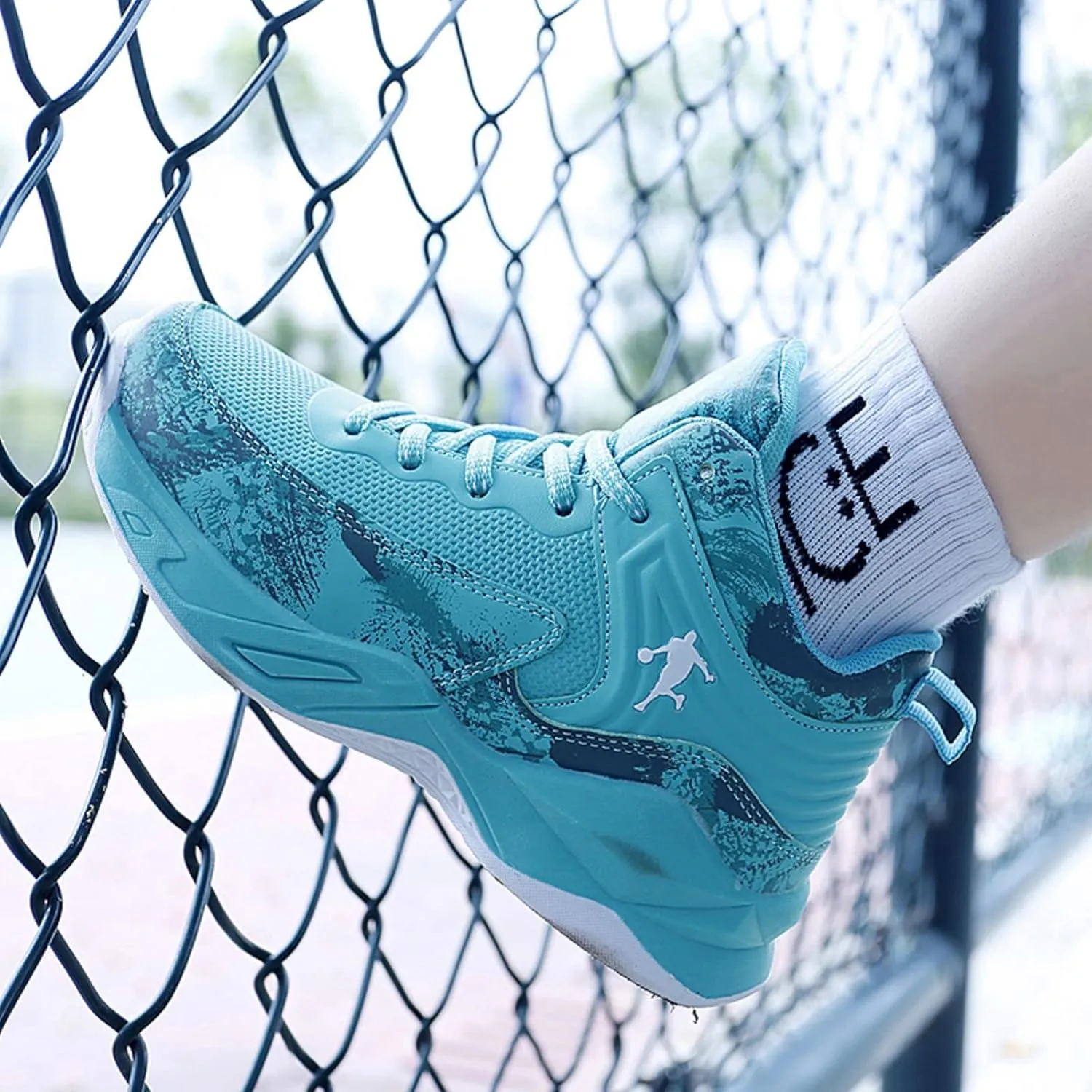 New Anti Slip and wear-Resistant Sports Basketball Shoes for Children