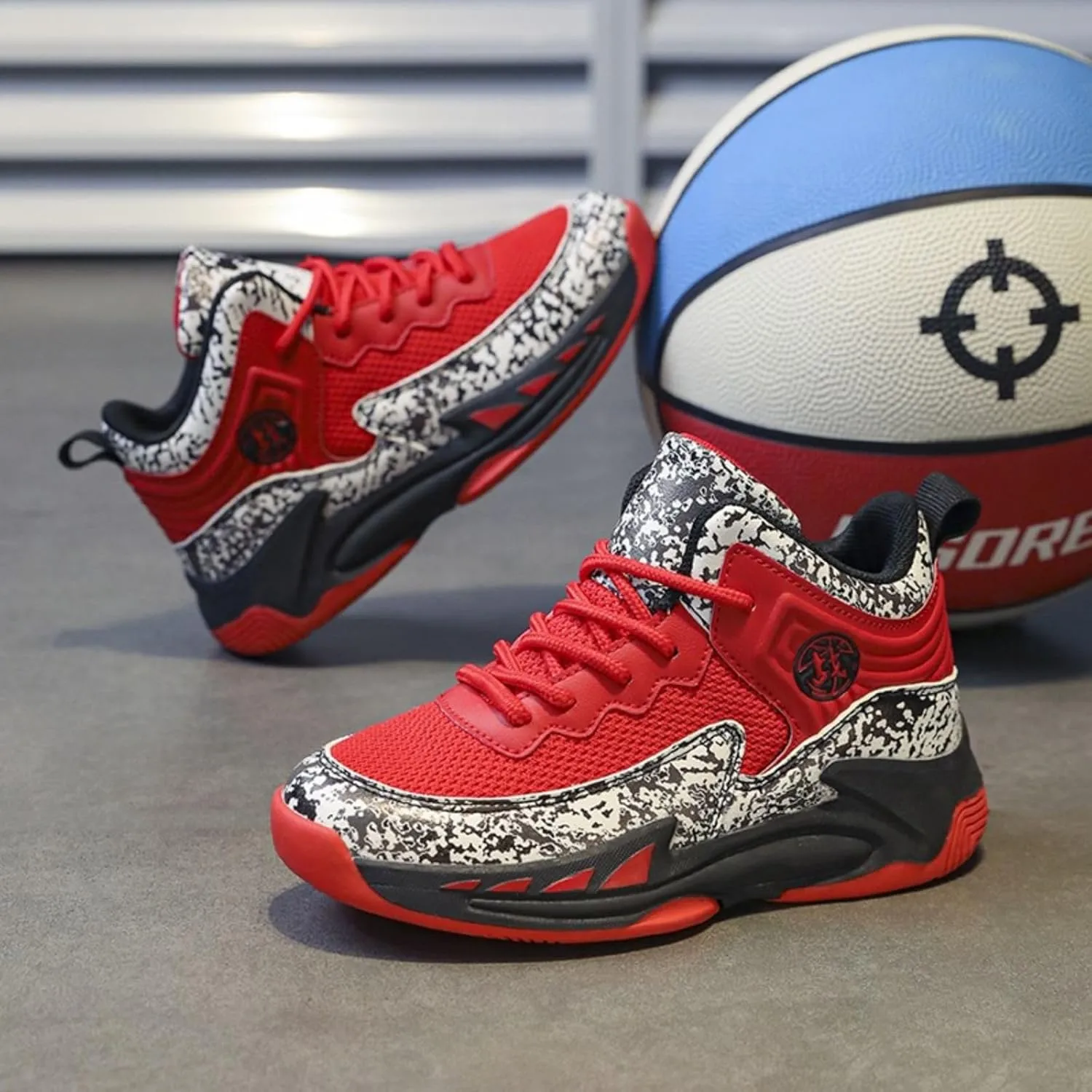 New Anti Slip and wear-Resistant Sports Basketball Shoes for Children