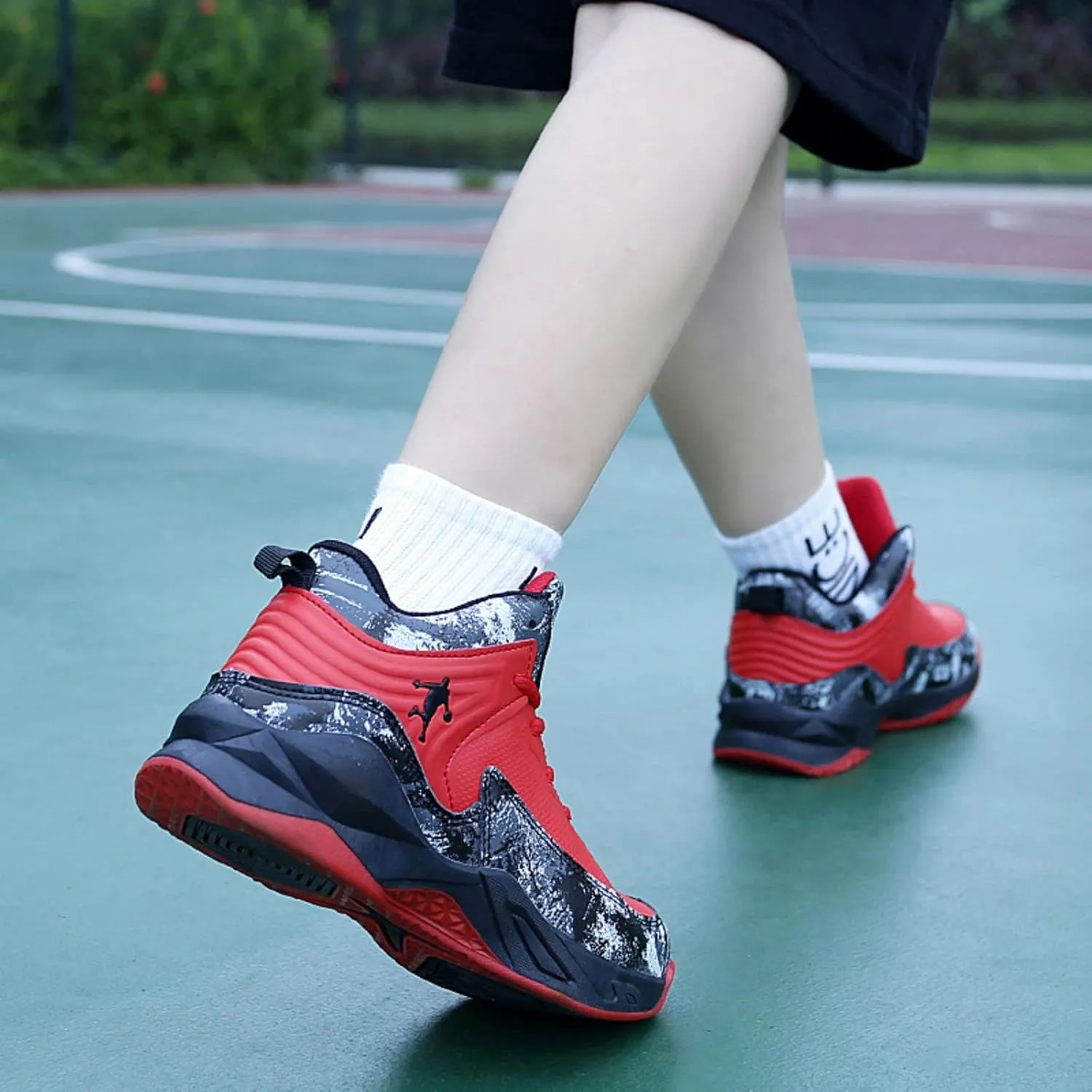New Anti Slip and wear-Resistant Sports Basketball Shoes for Children