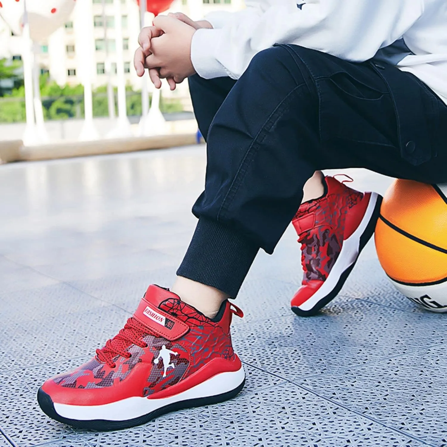 New Anti Slip and wear-Resistant Sports Basketball Shoes for Children