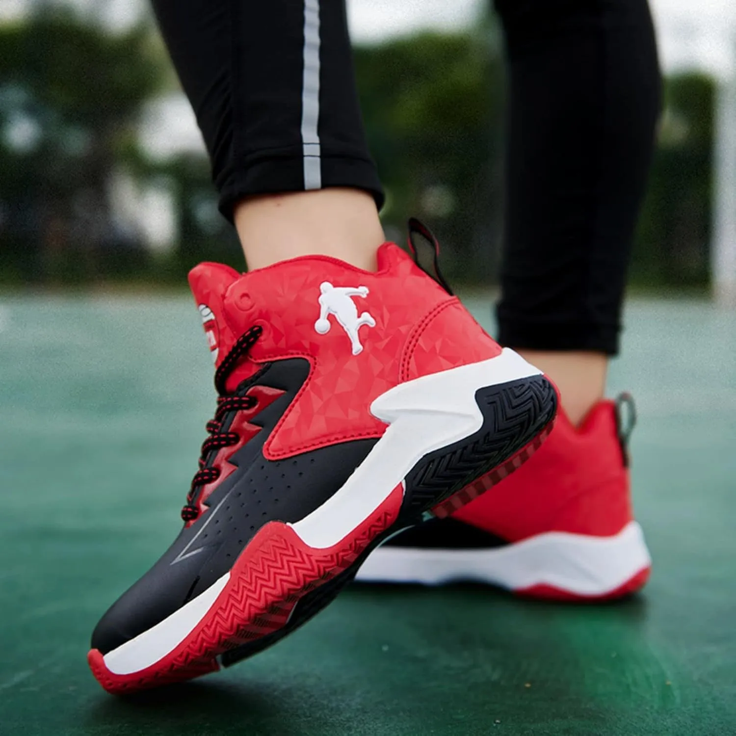 New Anti Slip and wear-Resistant Sports Basketball Shoes for Children