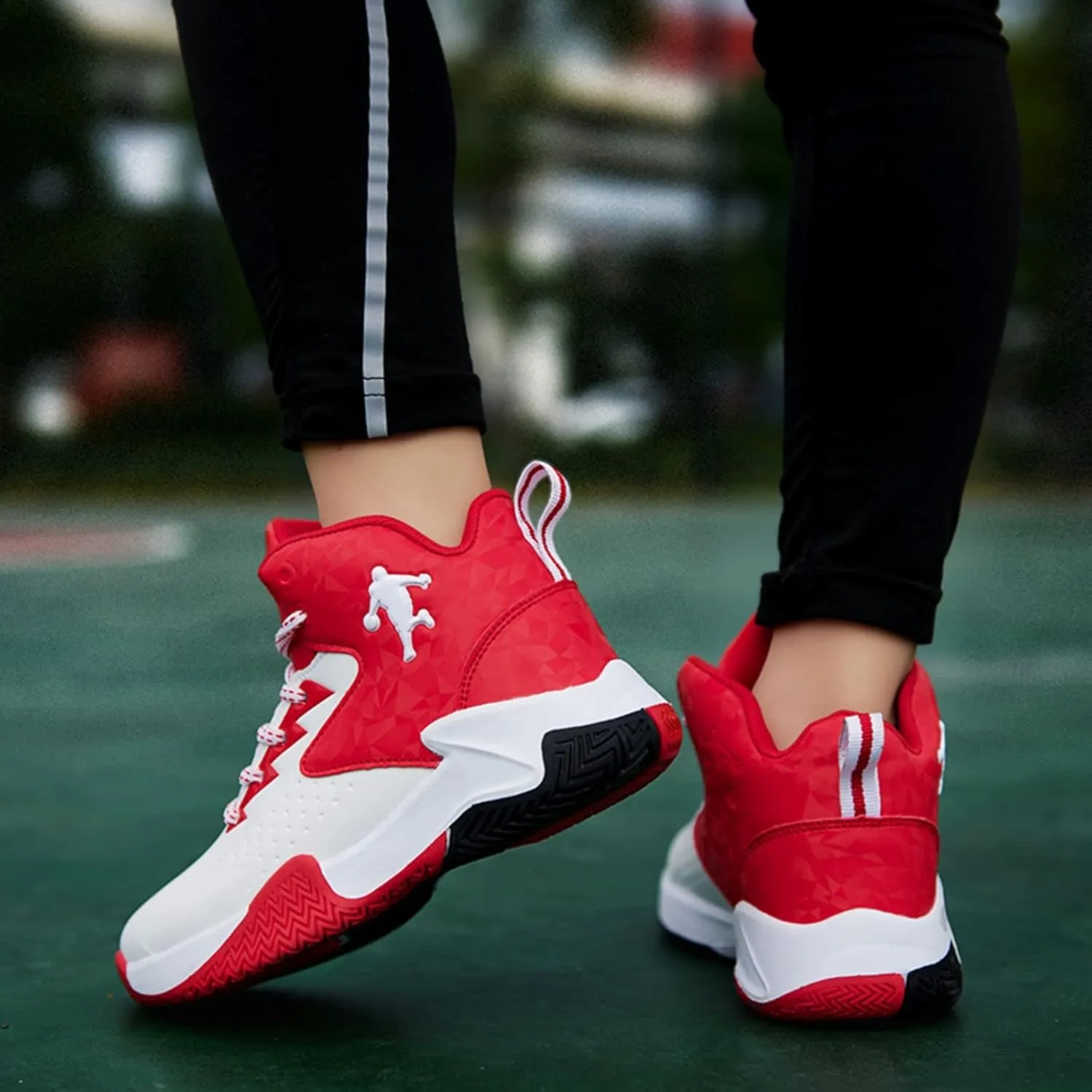 New Anti Slip and wear-Resistant Sports Basketball Shoes for Children