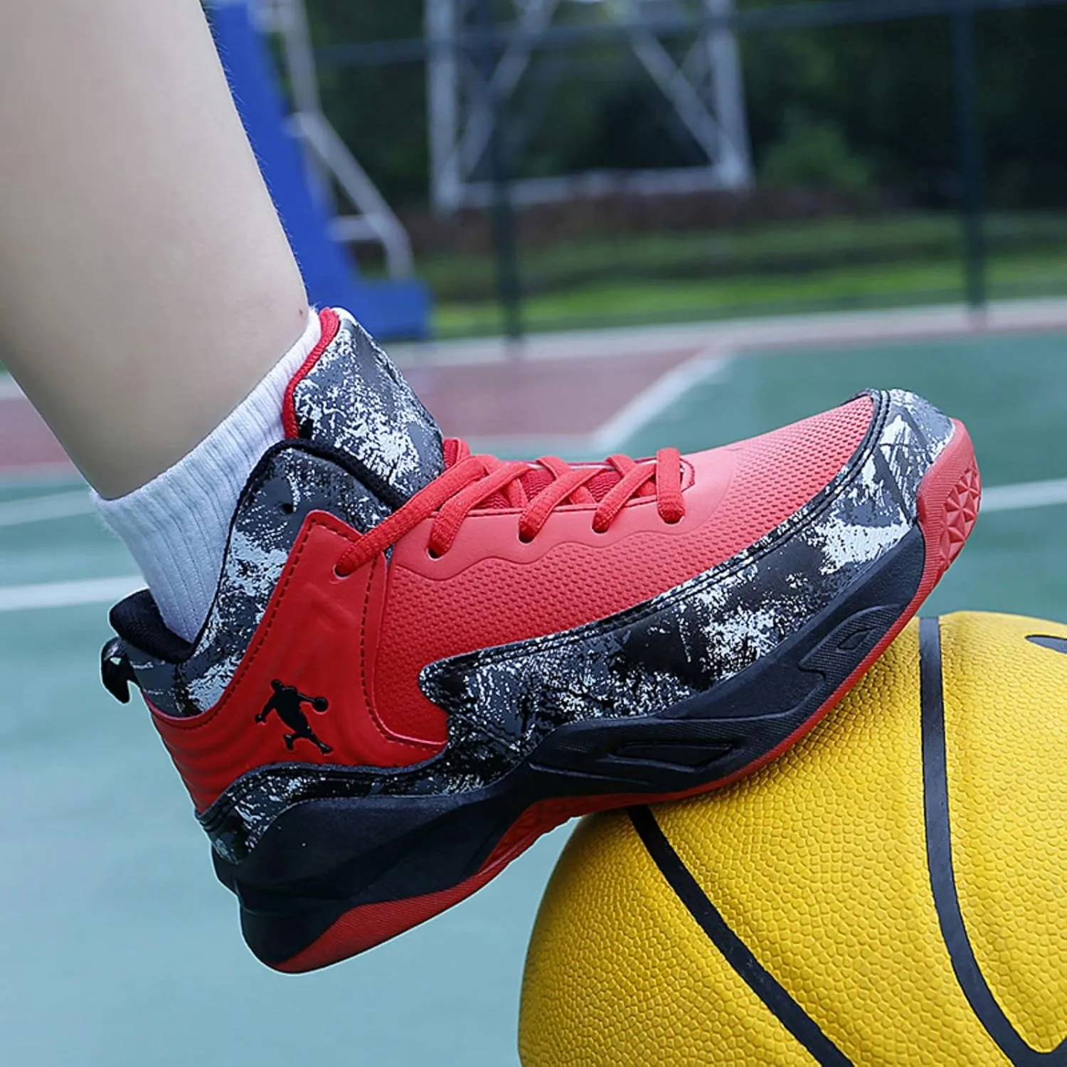 New Anti Slip and wear-Resistant Sports Basketball Shoes for Children