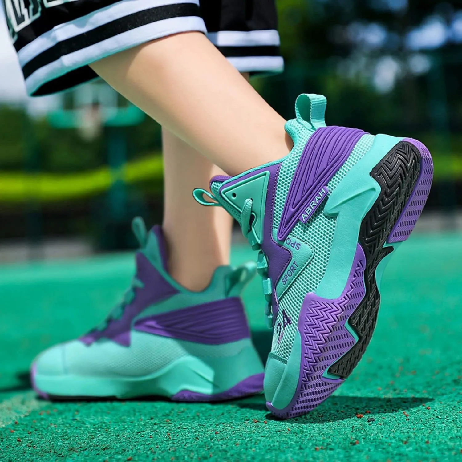 New Anti Slip and wear-Resistant Sports Basketball Shoes