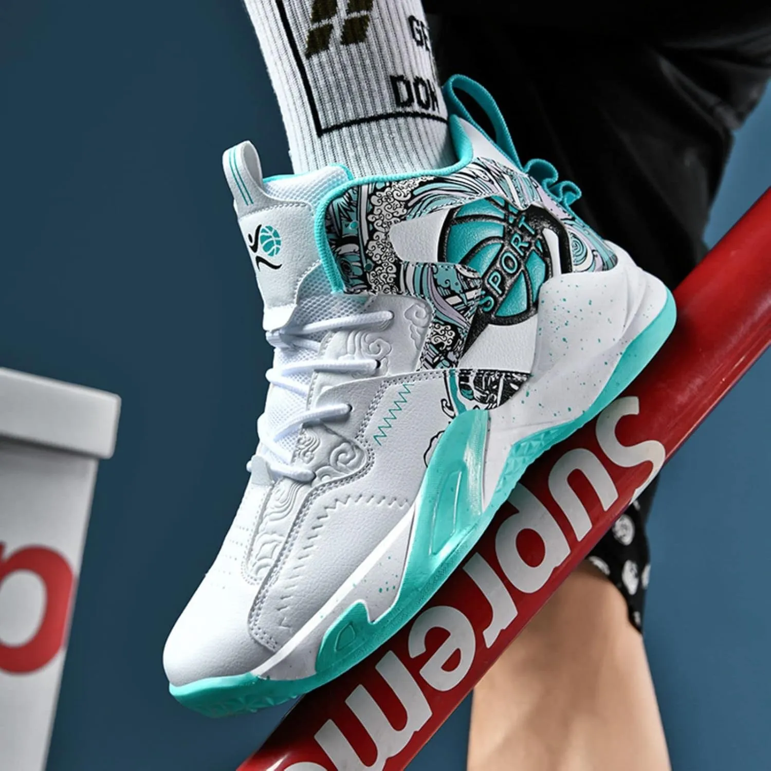 New Anti Slip Fashion high top Basketball Shoes