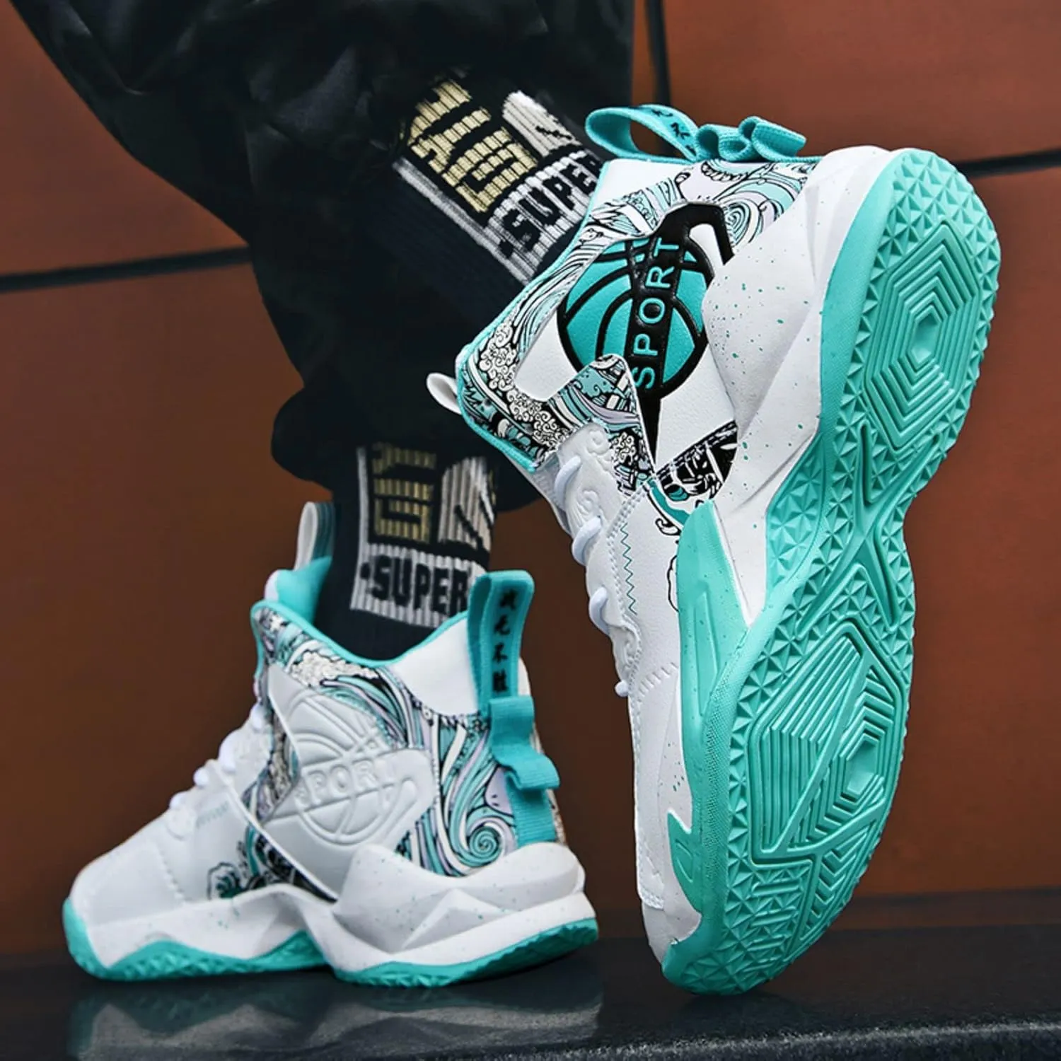 New Anti Slip Fashion high top Basketball Shoes