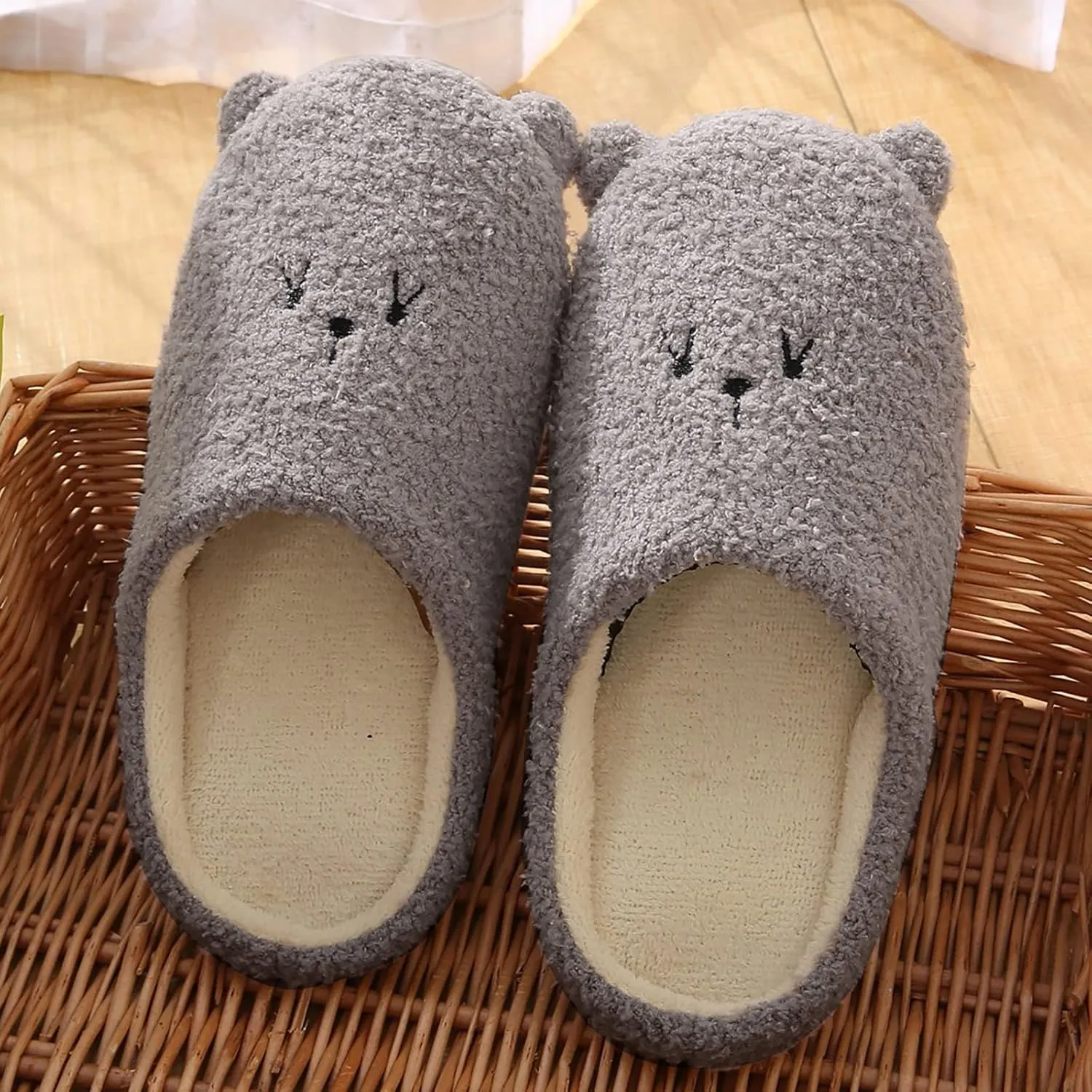 SBGMoSJ Women Slippers Indoor Outdoor Summer House Slippers Slippers for Women Booties Indoor Big Fuzzy Slippers Women Christmas Bathroom Decor Gifts for Men 2023