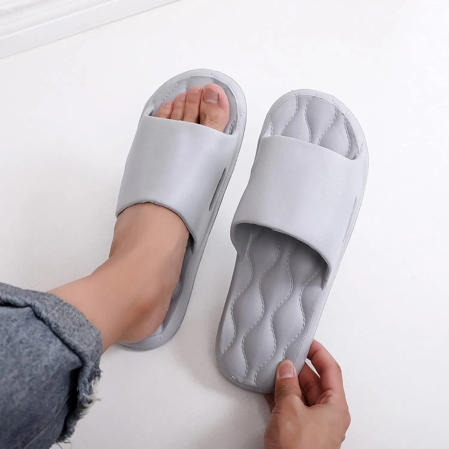 Shower Slippers for Men Indoor Slippers for Men Shower Bathroom Sandals Pillow Women and Womens Shoes Bathroom House and Pool Sandals Flip Flops Women