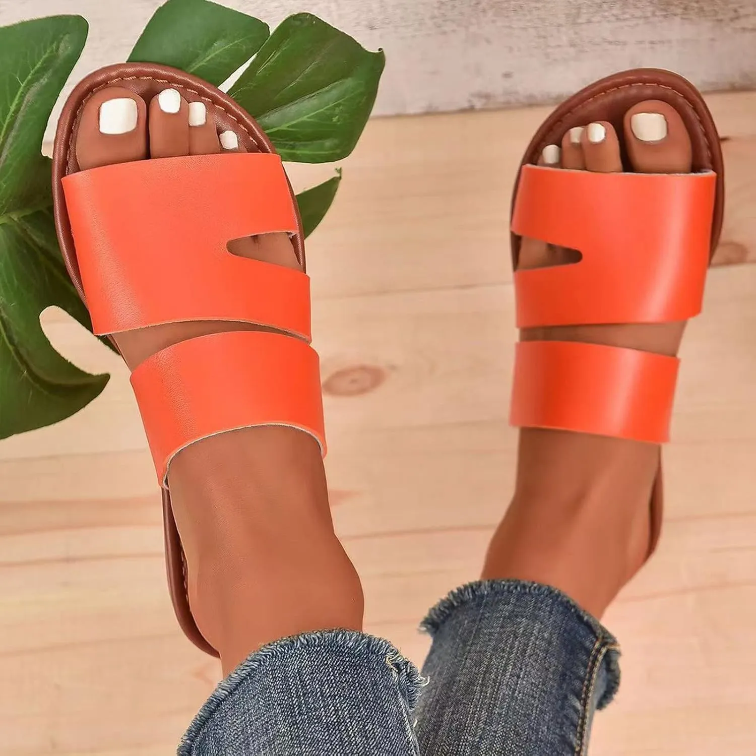 Women Flat Sandals Summer Dressy Casual Beach Slides Lightweight Comfort Slippers Slip on Holiday Sandal
