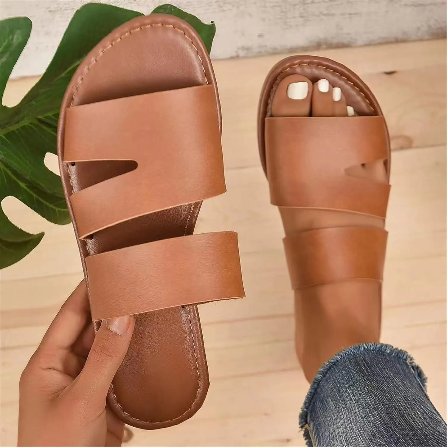 Women Flat Sandals Summer Dressy Casual Beach Slides Lightweight Comfort Slippers Slip on Holiday Sandal