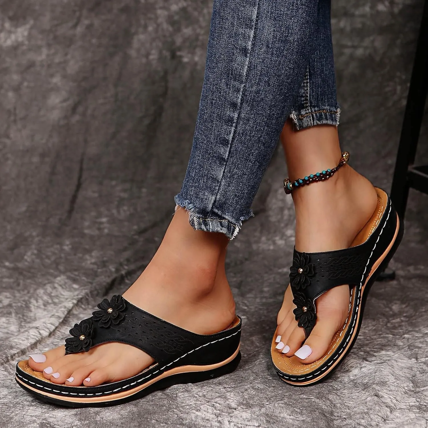Women's Comfort Cut-Out Vamp Open Toe Wedge Slide Sandals Orthopedic Sandals with Arch Support Flip Flops Comfortable Walking Sandal Cushion Footbed Platform Sandal 2025
