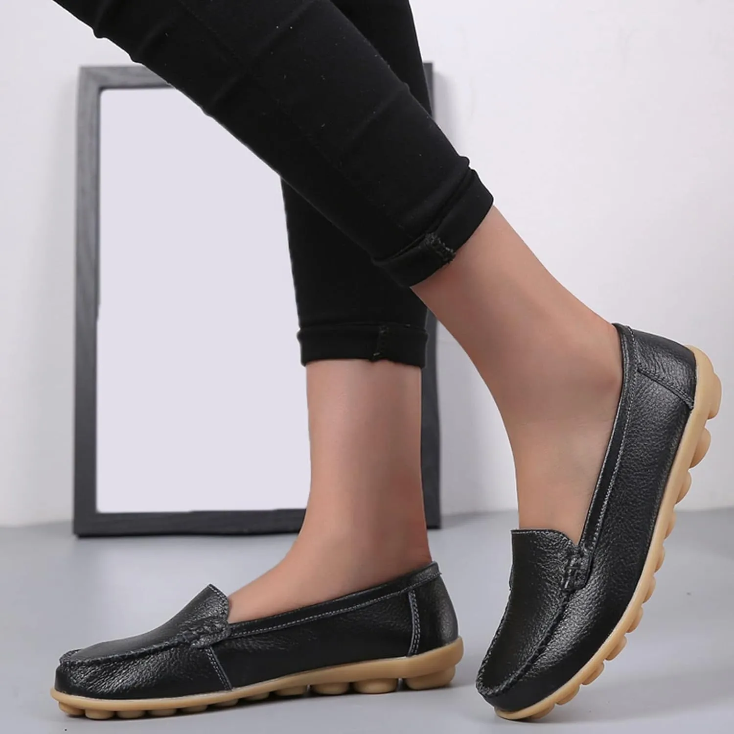 Women's Comfortable Loafers Soft Leather Slip on Casual Outdoor Sandals Round Toe Driving Flat Work Walking Shoes for Women Dressy Low Heels Orthopedic Sandals 