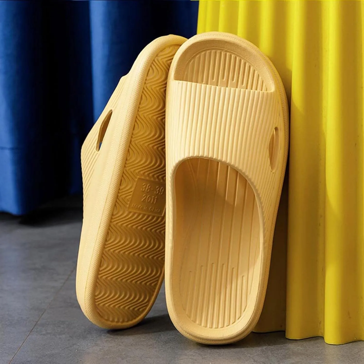Women's Fashion Slippers Dry Quickly Lightweight Bath Slippers Non Slip Slides Sandals Shower Shoes for Women