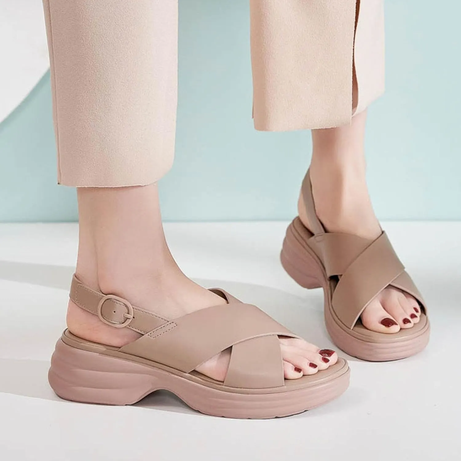 Women's Flat Sandals Adjustable Strap Slip on Sandals Casual Thick Soled Beach Shoes for Summer