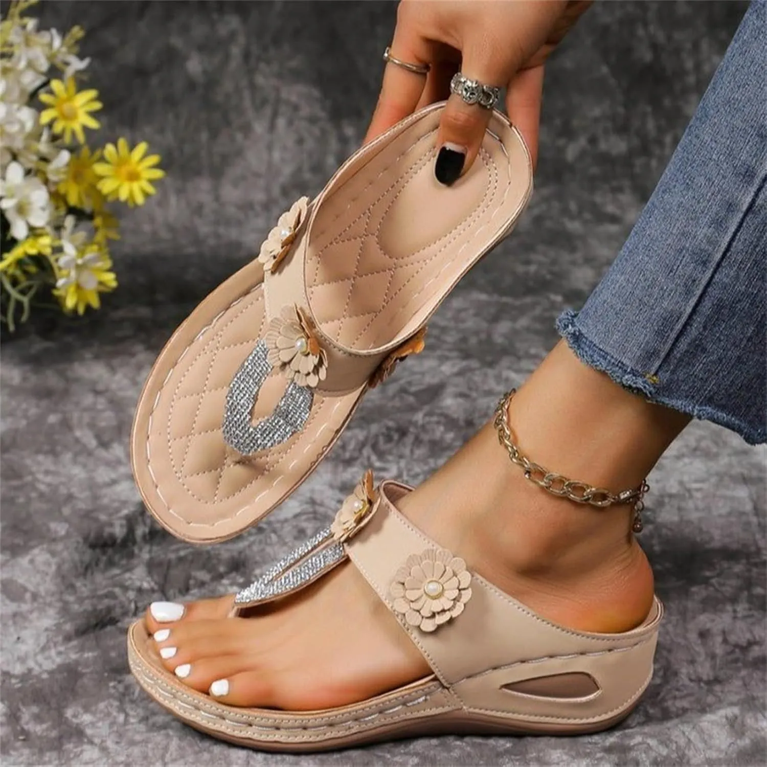 Womens Flip Flops Flower Rhinestones Thong Sandals Summer Casual Clip Toe Sandals Comfortable Walking Shoes Boho Beach Shoes