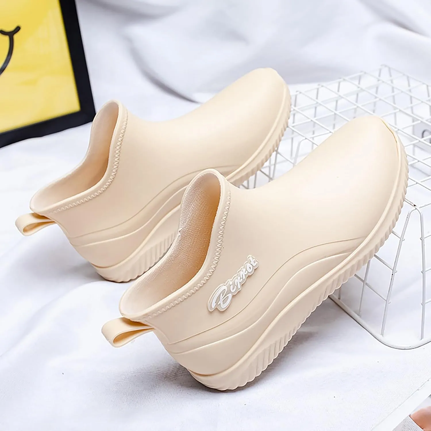 Womens Rain Boots Mid Calf Mens Grounded Footwear Fall Booties 2024 Low Heel Slip On Barefoot Shoes Women's Rubber Rain Boots Waterproof & Anti-slip Womens Chelsea Boots