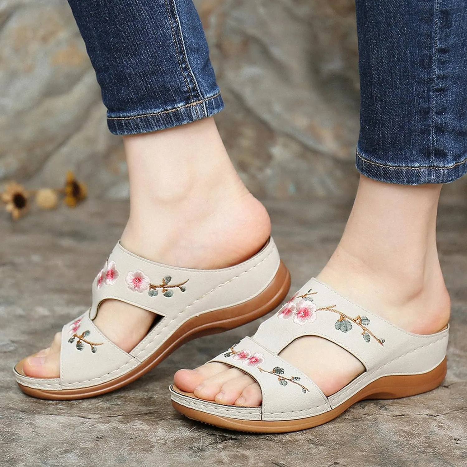 Women's Sandals Dressy Summer Flat Flip Flops Comfortable Wedge Sandals Orthopedic Slippers Arch Support Summer Casual Open Toe Slip-on Slipper Flower Hollow Platform Slides Flip Flops 2025