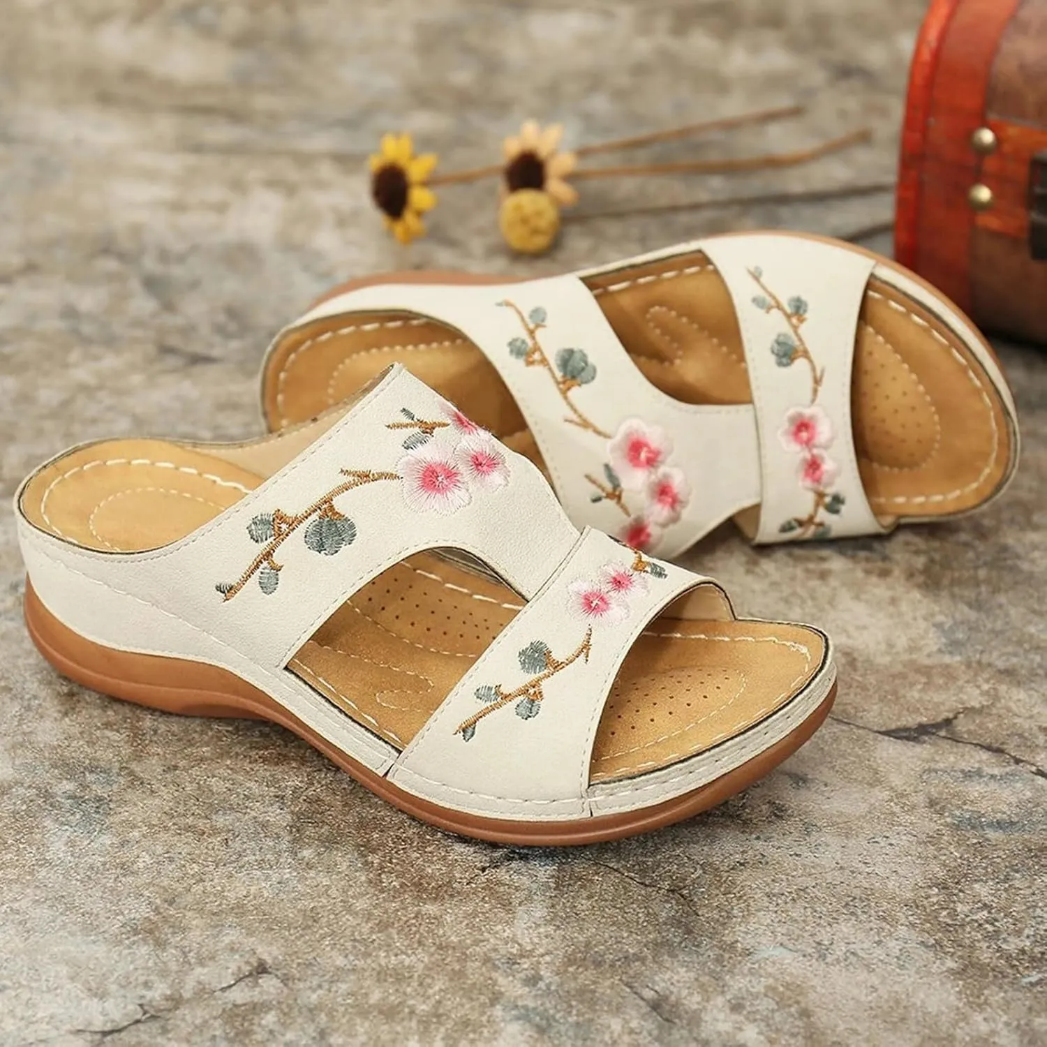 Women's Sandals Dressy Summer Flat Flip Flops Comfortable Wedge Sandals Orthopedic Slippers Arch Support Summer Casual Open Toe Slip-on Slipper Flower Hollow Platform Slides Flip Flops 2025