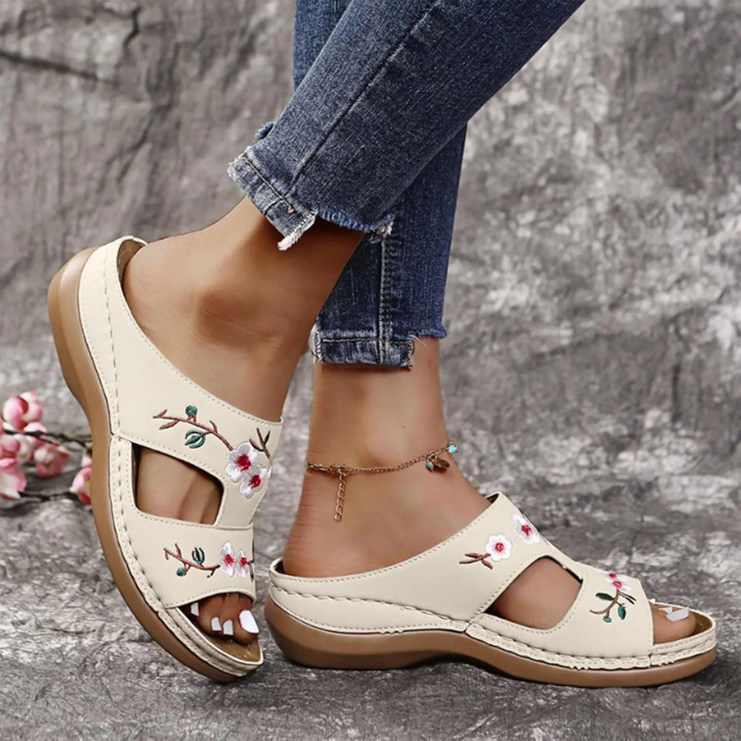 ZSpzx Women's Slide Sandals,Orthopedic Sandals for Women 2025 Slippers Embroidery Flower Comfortable Outdoor Walking Shoes Casual Boho Slip on Memory Foam Beach Plantar Fasciitis Sandals